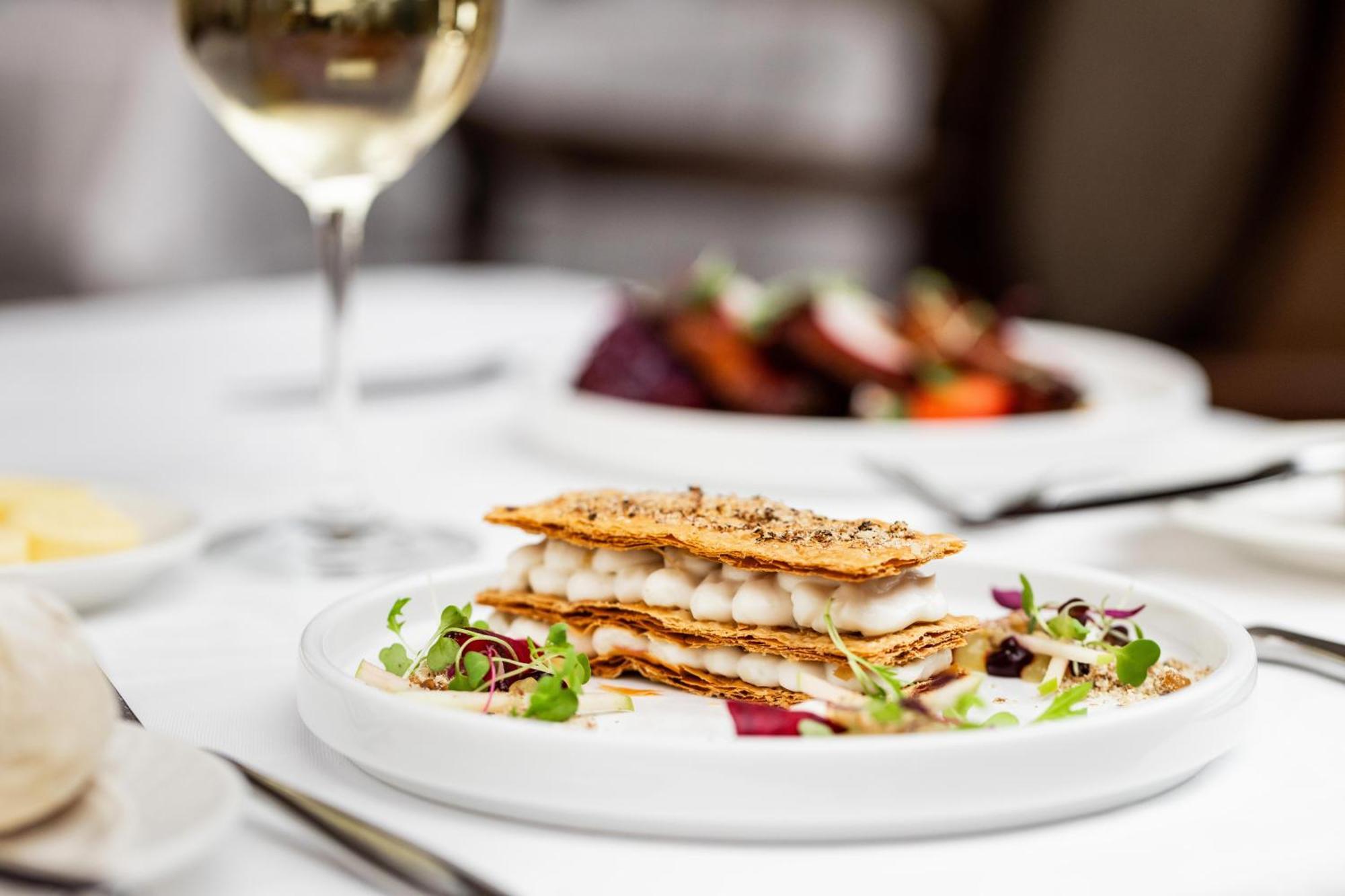 Pomme D'Or Hotel Saint Helier ภายนอก รูปภาพ