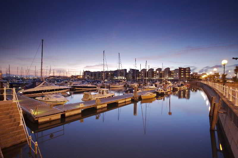 Pomme D'Or Hotel Saint Helier ภายนอก รูปภาพ