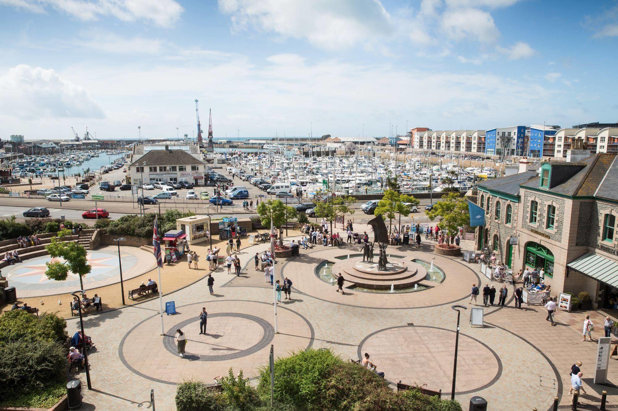 Pomme D'Or Hotel Saint Helier ภายนอก รูปภาพ
