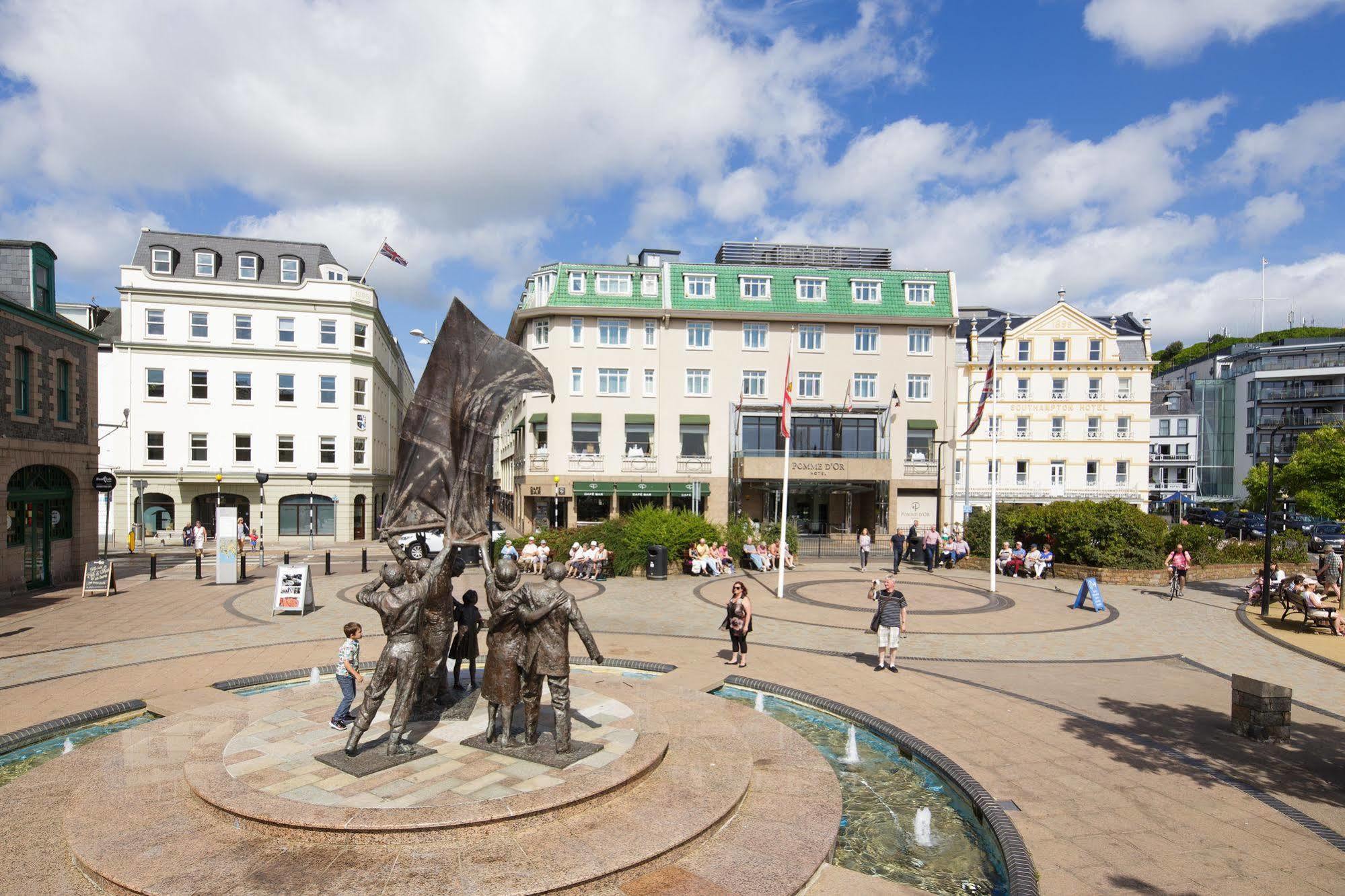 Pomme D'Or Hotel Saint Helier ภายนอก รูปภาพ