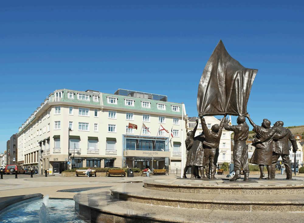 Pomme D'Or Hotel Saint Helier ภายนอก รูปภาพ
