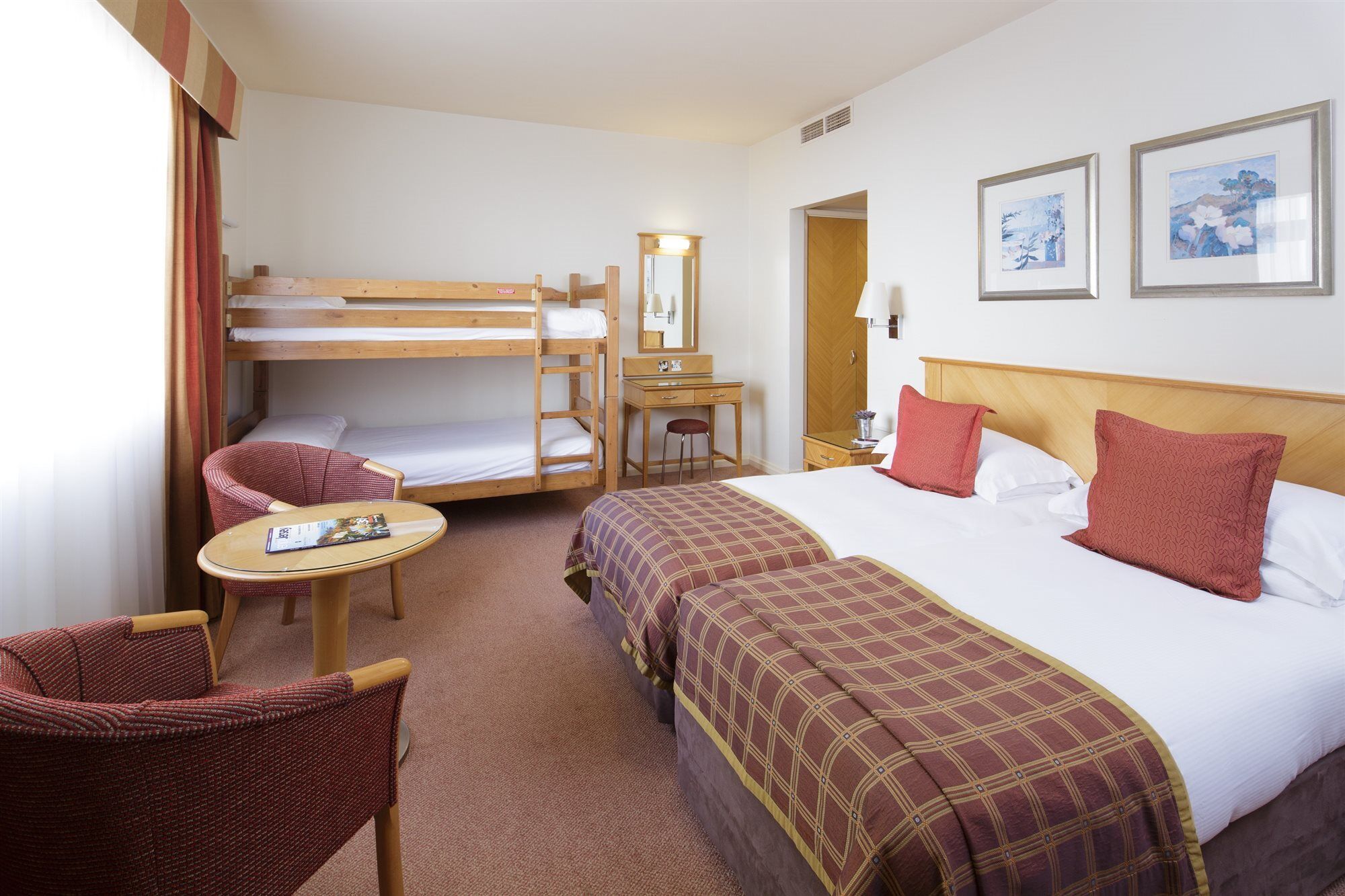Pomme D'Or Hotel Saint Helier ภายนอก รูปภาพ